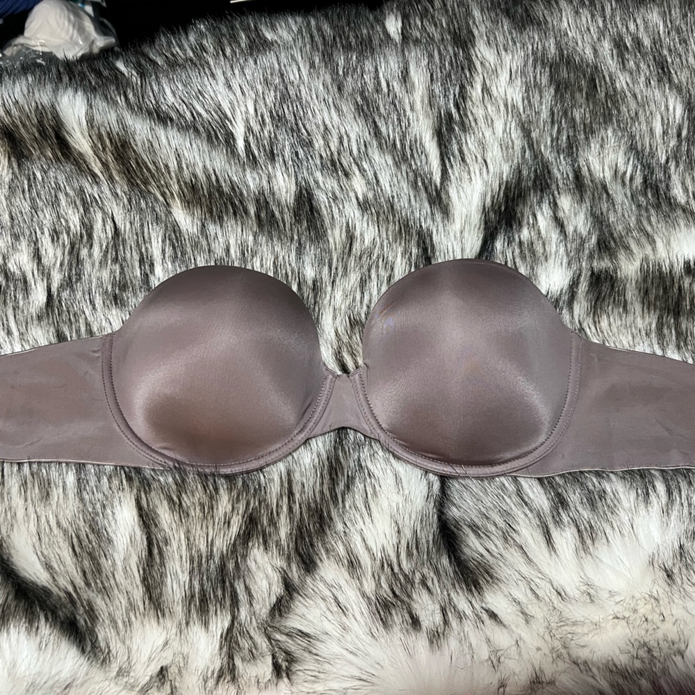 Victoria’s Secret Lined Strapless Bra (nearly naked collection) 36D